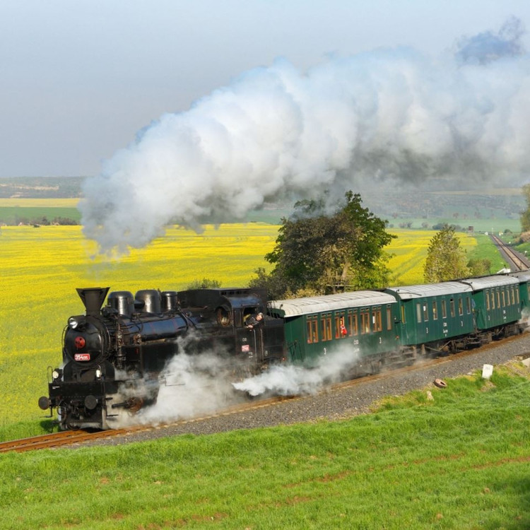 Velikonočním vlakem z lázní do lázní