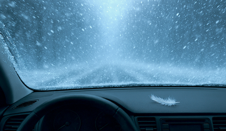 O štěstí a bílém pírku