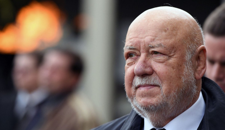 Zemřel kapelník Václav Hybš