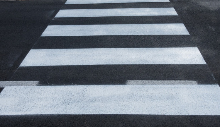 Auto narazilo u Euroškoly do dítěte, chlapec skončil v péči lékařů