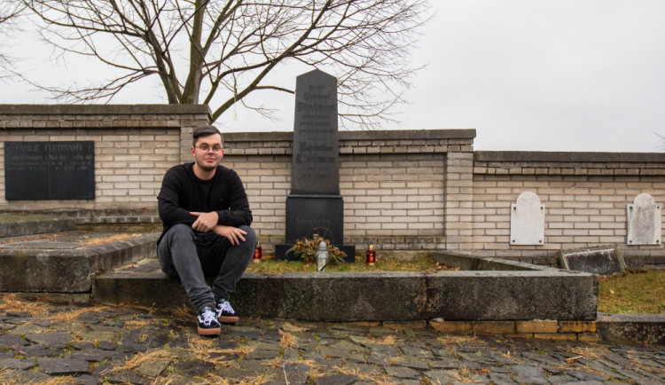 Za každým hřbitovním místem je příběh, říká Milan Votava, autor nápadu adopce hrobů