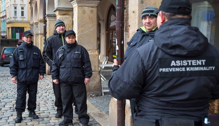 Asistenti působí v Jablonci už dva roky. Pomáhají zvýšit bezpečí ve městě