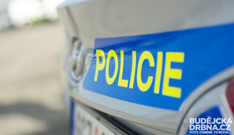 Policisté pátrají po záběrech a svědcích z nehody osobáků u Jeřmanic