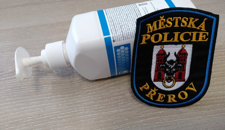 Městská policie Přerov má problém sehnat dezinfekci. Na vině je panika z koronaviru