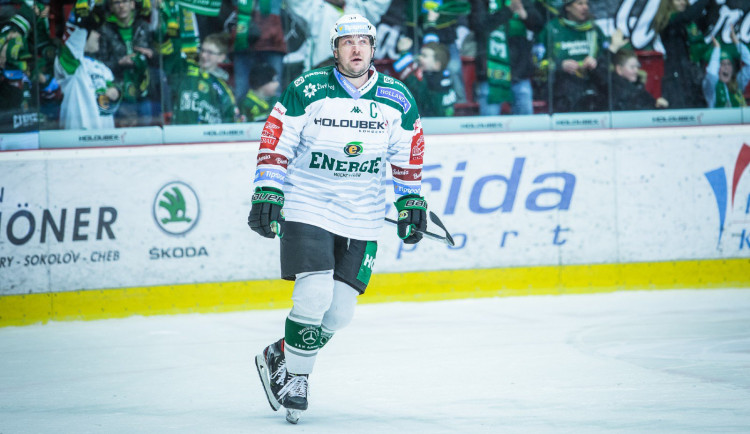 Kapitán HC Energie Václav Skuhravý