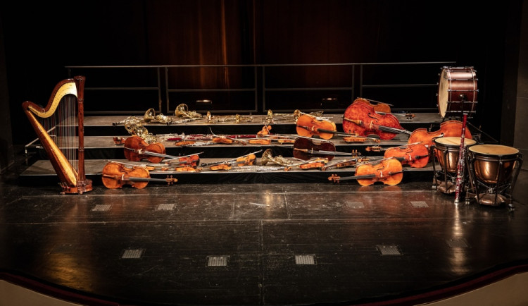 Karlovarští symfonici hrají doma a zvou posluchače na facebook i webové stránky