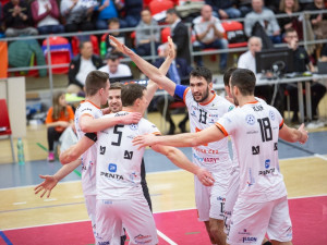 Mistrovský titul volejbalisté udělovat nebudou, hrdým vítězem základní části je suverén sezony tým VK Karlovarsko