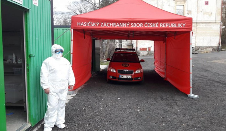 odběrný stan v Karlovarské krajské nemocnici