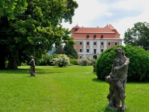 V zámku ve Valči připravují netradiční výstavu Braunových soch