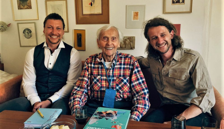 Tomáš Vaňourek a Lukáš Socha společně s Miroslavem Zikmundem