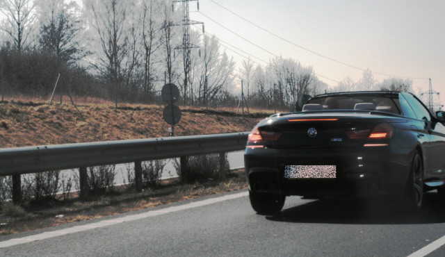 Vozidlo BMW zaznamenané policejní hlídkou na D 6