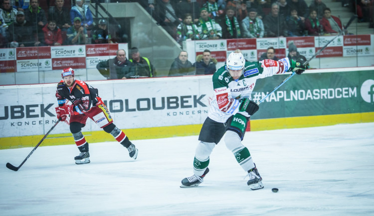 Kapitán HC Energie Václav Skuhravý