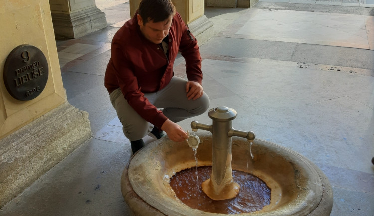 Domácí turisté nás nespasí, říká ředitel karlovarského infocentra Josef Dlohoš