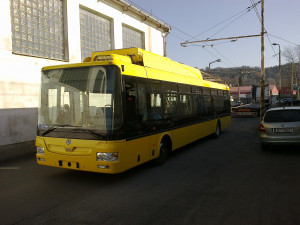 V Mariánských Lázních vyjely do ulic první nové trolejbusy