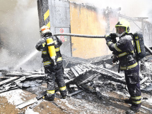 požár pily v Krásném Lese