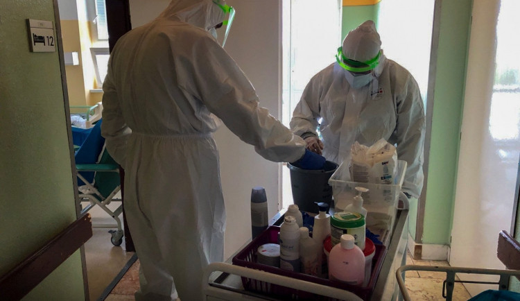 Vojáci pomáhají v mariánskolázeňské nemocnici