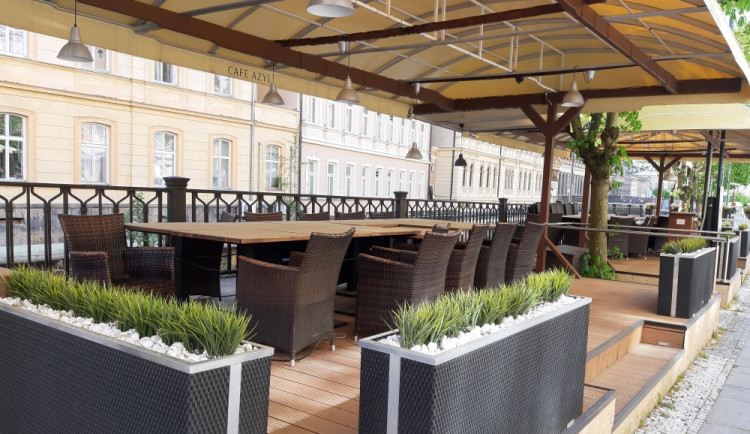 Karlovy Vary pomohou podnikatelům slevou na poplatcích za předzahrádky