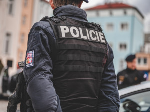 Po hádce skončila žena v bezvědomí, útočník je vyšetřován na svobodě