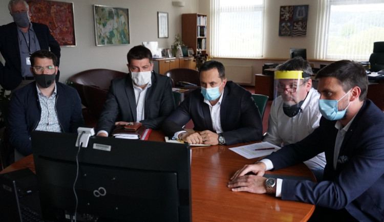 Vedení kraje při jednání s vládou