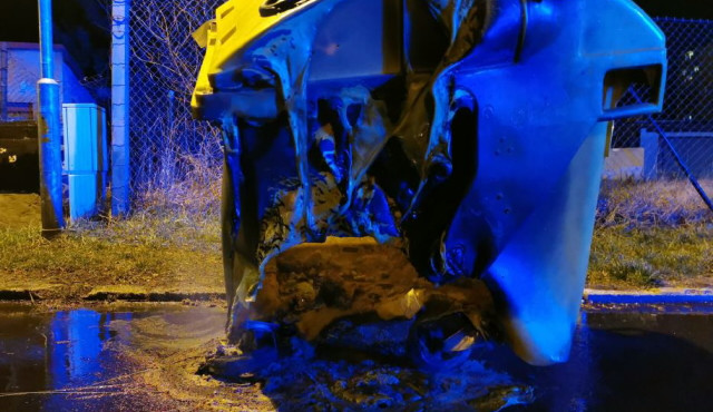 Žhář z Chodova je dopaden, za oběť mu padlo několik popelnic