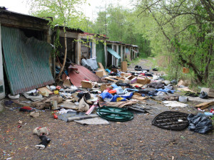 Sokolov chce chátrající garáže na Jižním lomu začít bourat