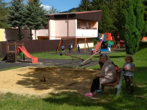 Dětská SOS vesnička v Doubí slaví padesátiny, domov tady našlo téměř tři sta dětí
