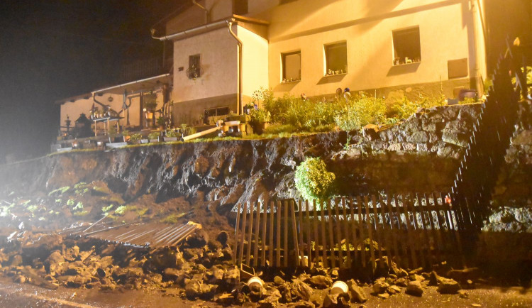 Místo, kde došlo k sesuvu půdy