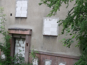 Město Sokolov chce koupit další tři neobyvatelné objekty od Sokolovské uhelné