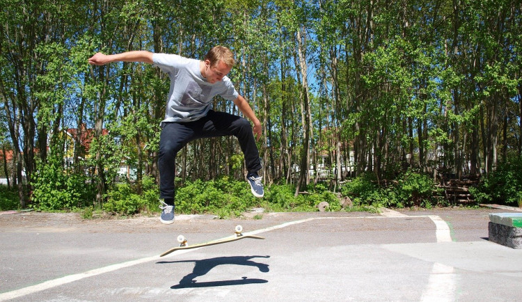V bývalých kasárnách vznikne skatepark, in-line dráha i sklady města