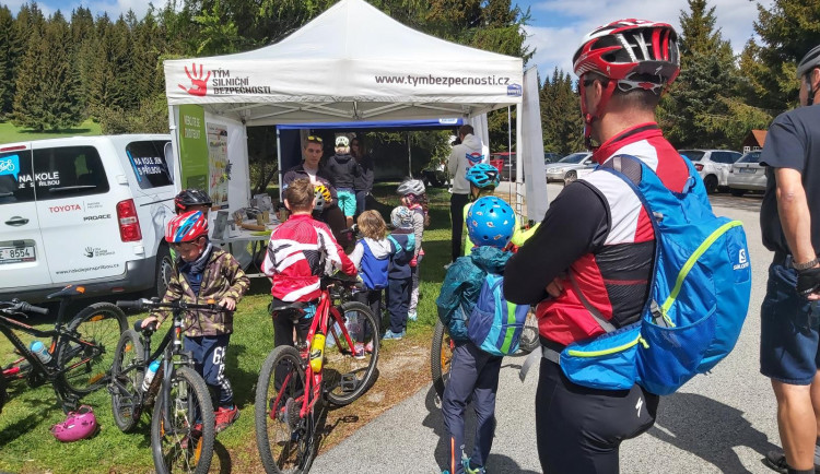 Bezpečná a zdravá cykloturistika s projektem Na kole jen s přilbou