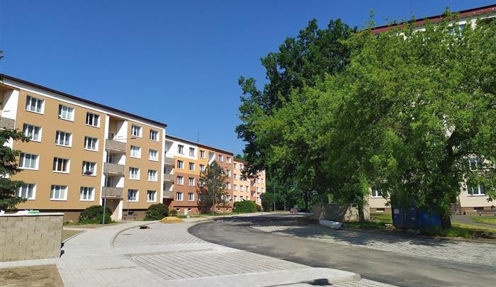Družstevní ulice v Chebu prošla rekonstrukcí, práce byly hotovy za čtyři měsíce