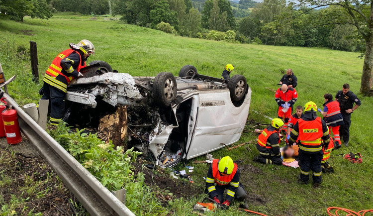 Nehoda dodávky u Nejdku