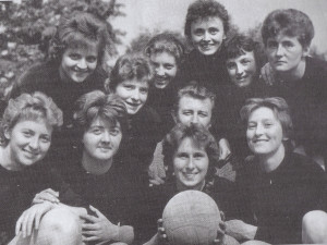 Hana Moravcová s míčem