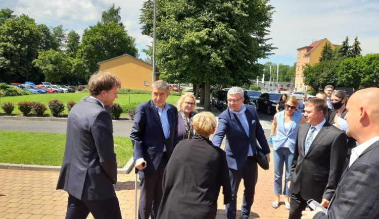 Premiér Babiš opět navštívil Karlovarský kraj, tentokrát řeší lázeňství a hotelnictví