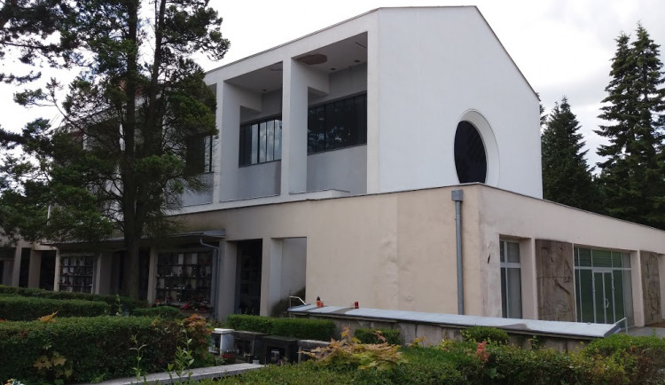 Karlovy Vary chtějí provozovat krematorium i v dalších letech