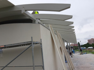 Novému bistru na Rolavě chybí bleskosvody, střecha a moderní název