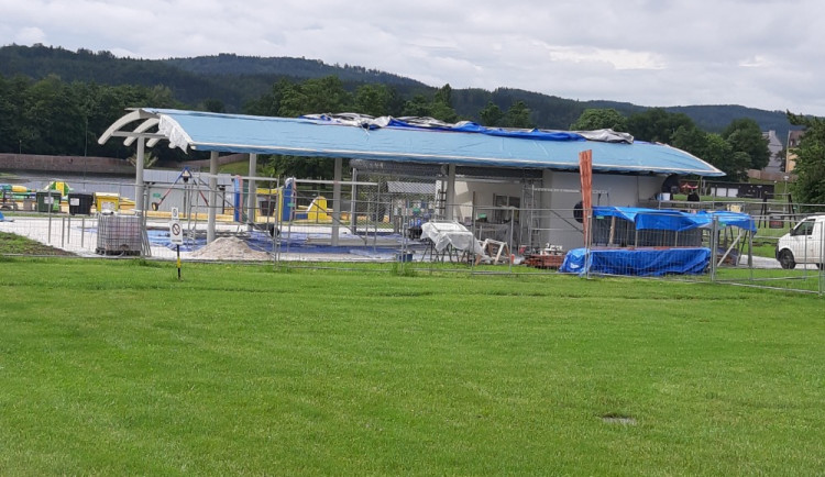 Nové bistro na karlovarské Rolavě je těsně před dokončením