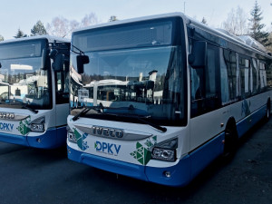 Nové autobusy nabídnou cestujícím větší pohodlí a prostor uvnitř vozu