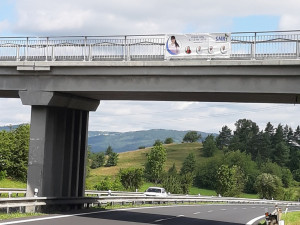 Začal boj o volební hlasy, někdy se bojuje i za hranou zákona