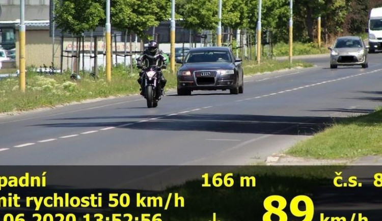 Snímek z radaru městské policie na karlovarské Západní ulici