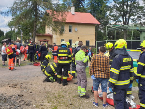 Mezi Perninkem a Novými Hamry došlo k čelnímu střetu osobních vlaků