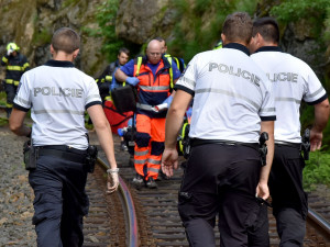 FOTO: Na trať se po tragické srážce vlaků opět vrátil provoz