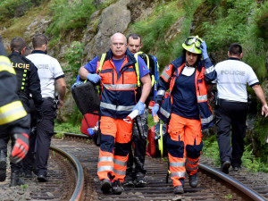 FOTO: Na trať se po tragické srážce vlaků opět vrátil provoz