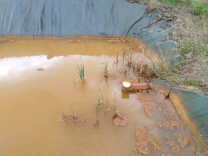 Experimentální sedimentační nádrž pod výsypkou