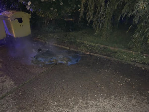 V opilosti zapálil halu s uskladněným senem, v minulosti i několik kontejnerů na odpad