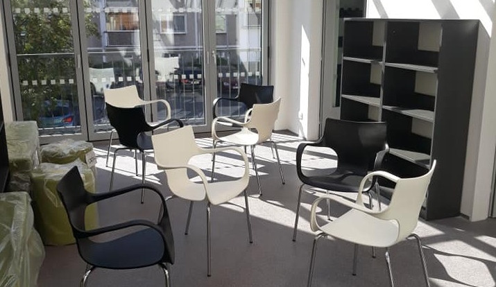 Knihovna už je vybavena i novým nábytkem.