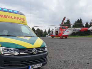 Vážný úraz cyklisty! V horách musel přistát vrtulník