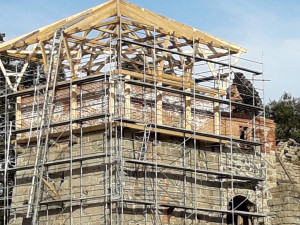 Na papíře už ani neexistovala, díky nadšencům se podařilo unikátní pec zachránit