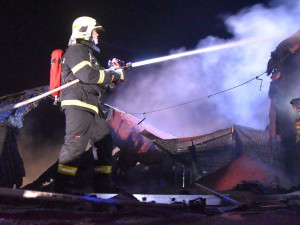 Oheň zasáhl ubytovnu u Chebu. Už potřetí