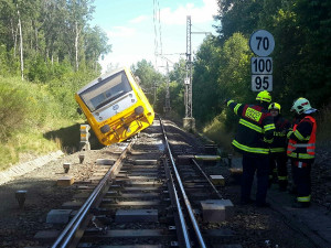 V Lázních Kynžvart vykolejil ve stanici vlak